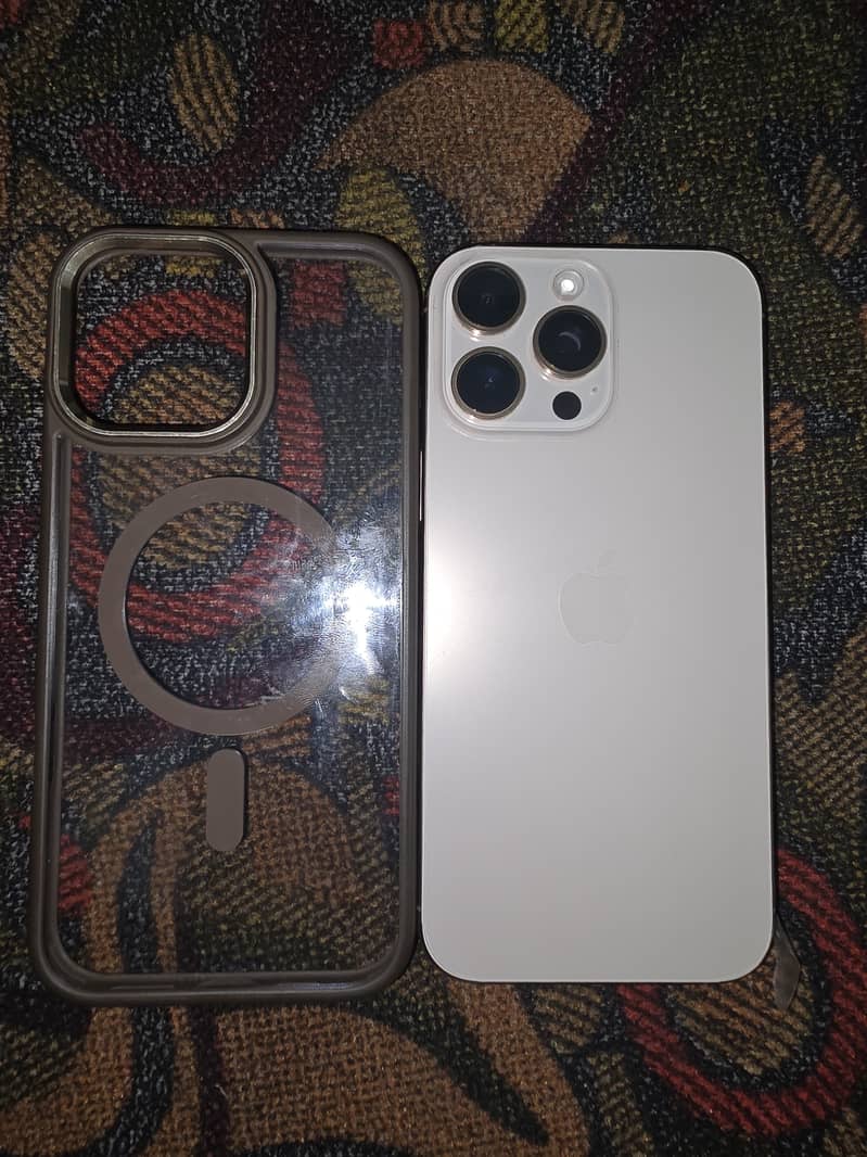 Apple iPhone 16 Pro Max 1