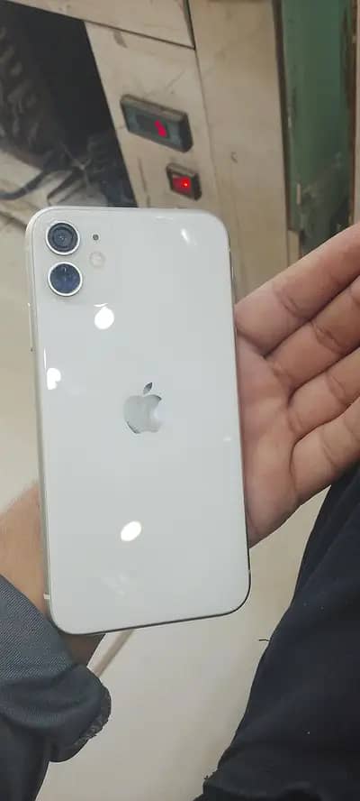 Apple iPhone 11