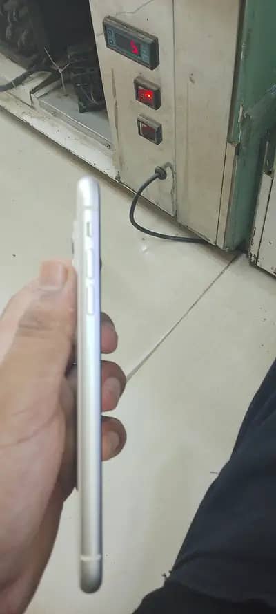 Apple iPhone 11 2