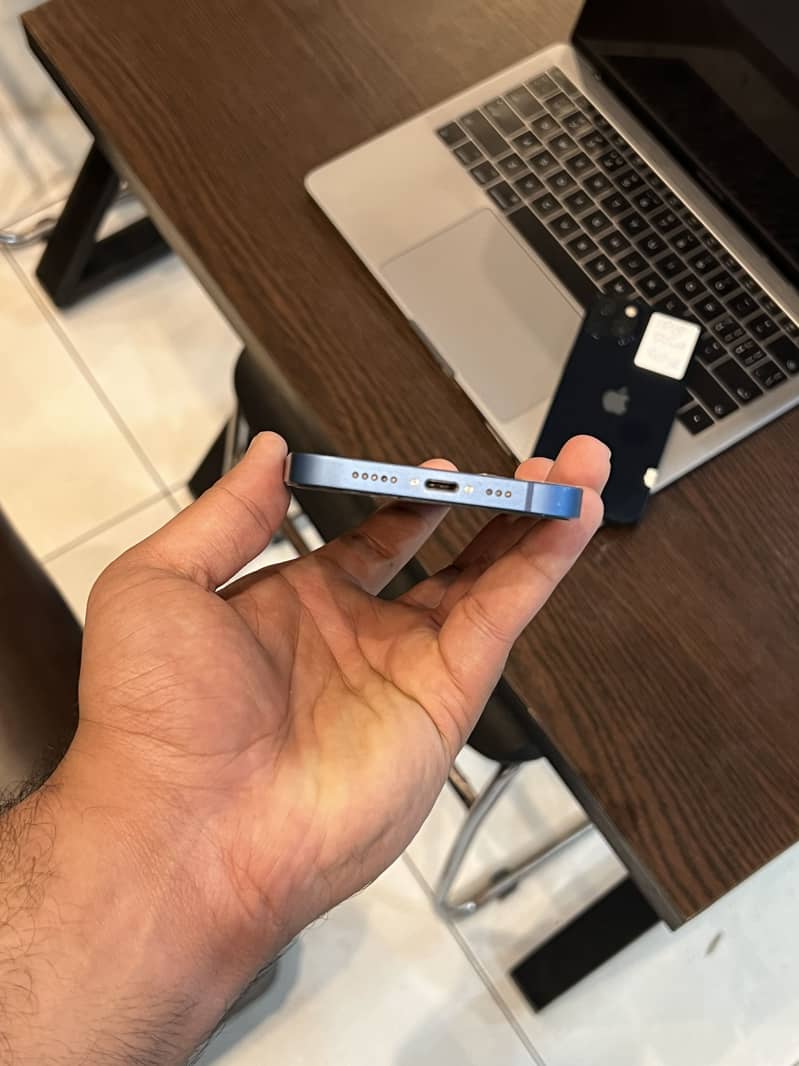 Apple iPhone 13 3