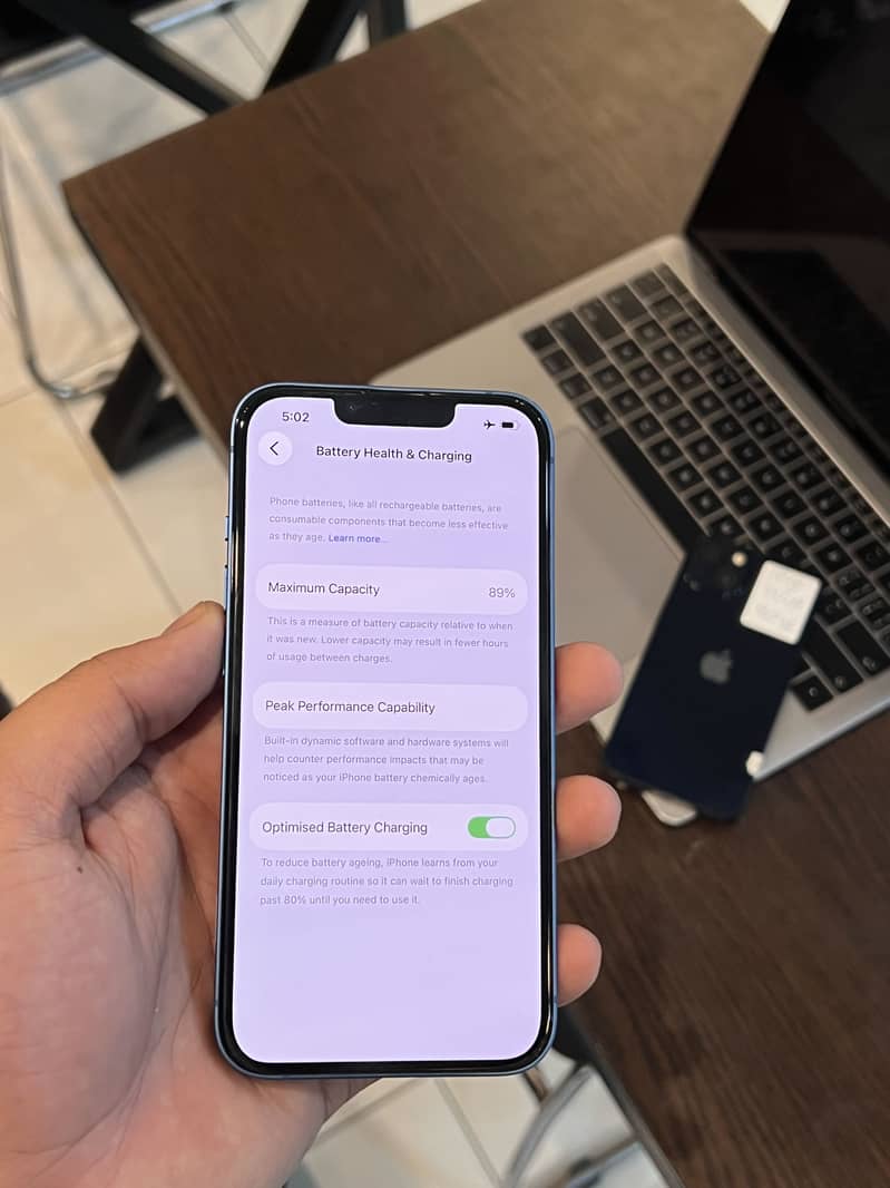 Apple iPhone 13 8