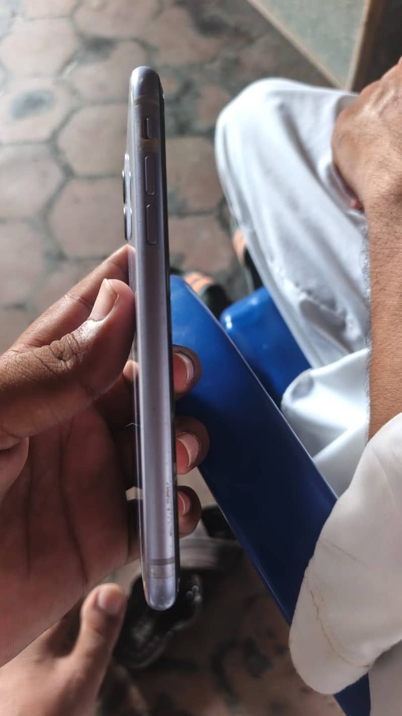 Apple iPhone 11 2