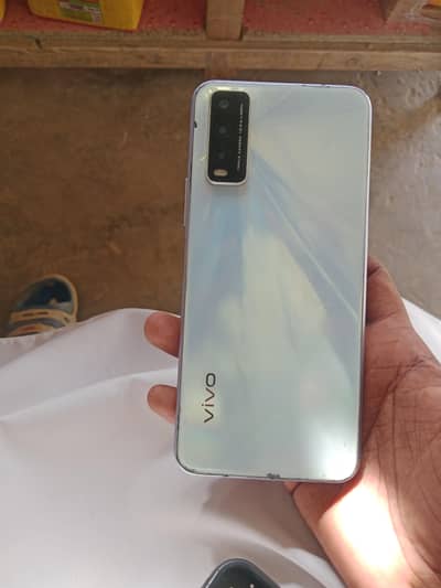 am selling my cellphone vivo y20 with box 4.64