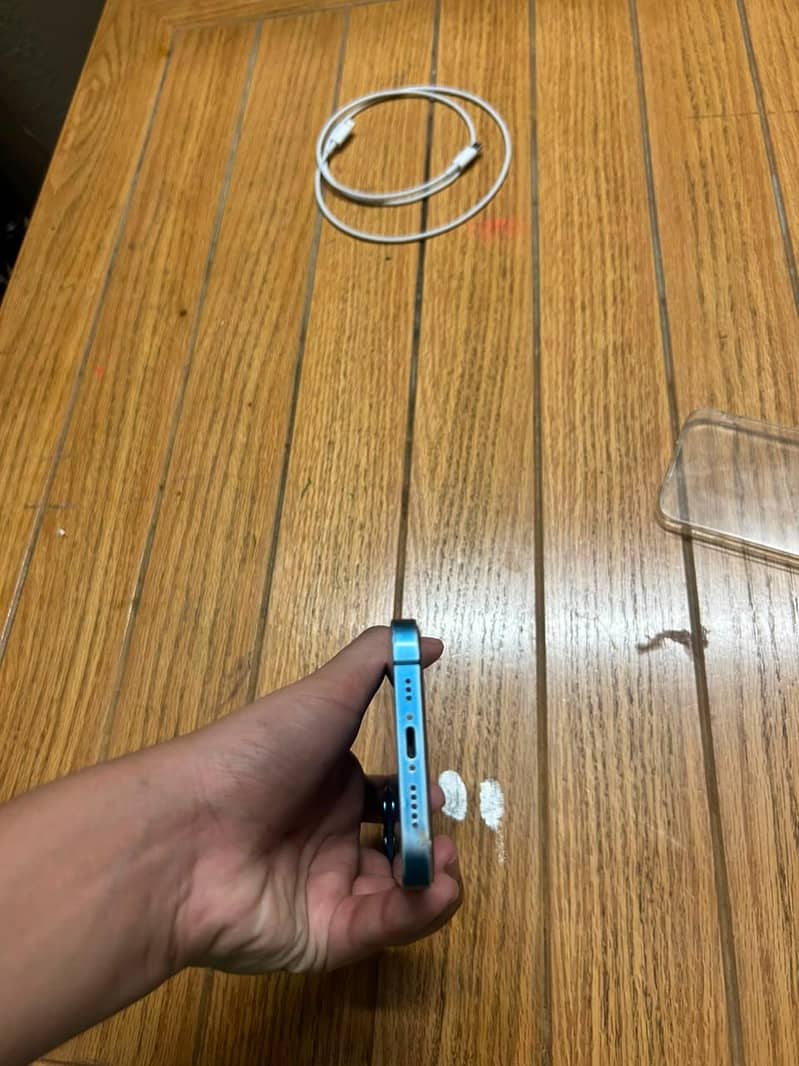 Apple iPhone 13 6
