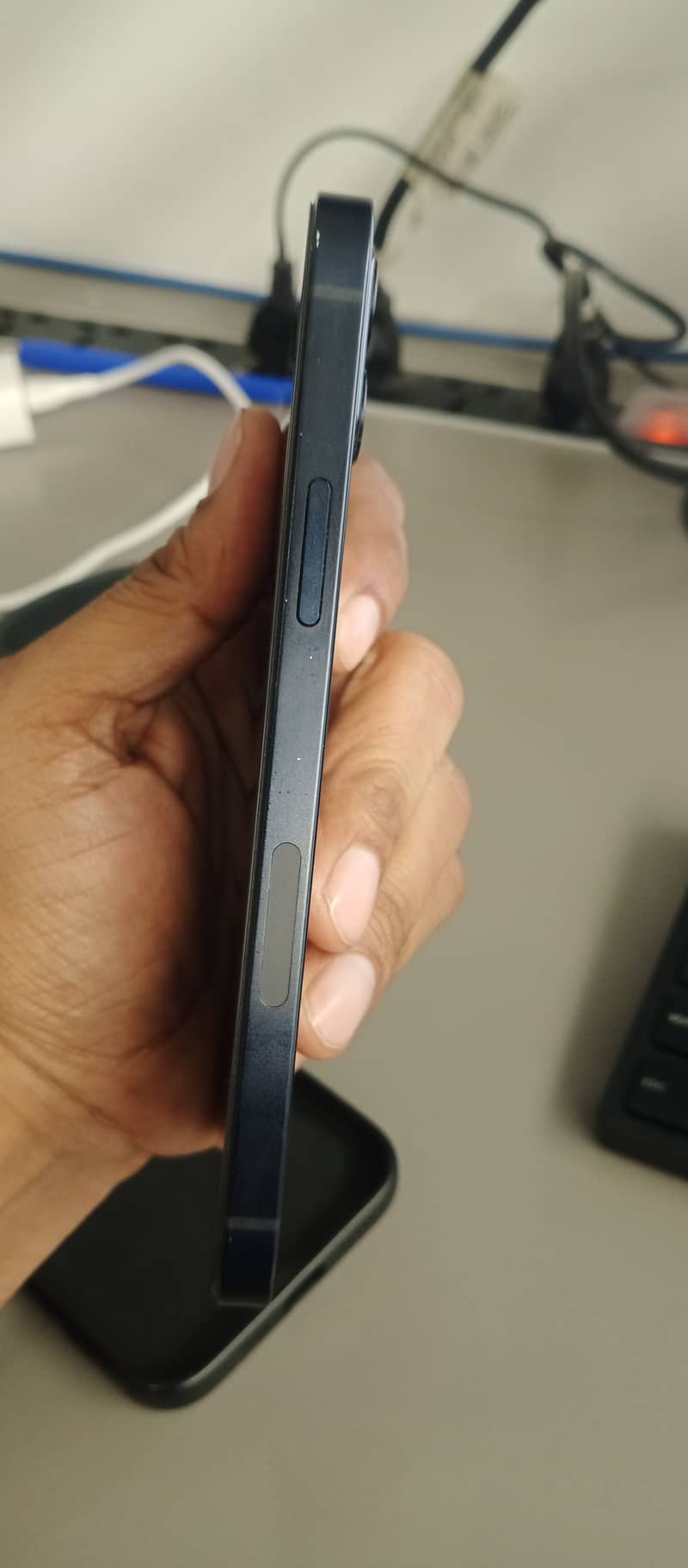 Apple iPhone 12 4