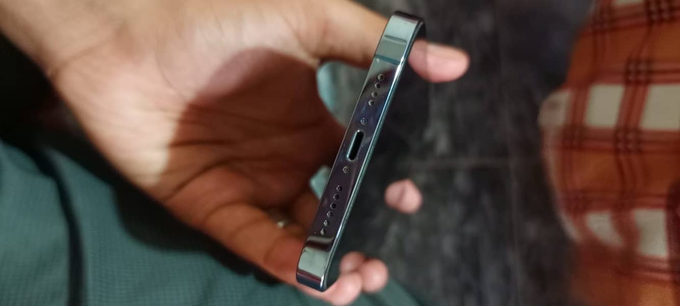 Apple iPhone 13 Pro Max 2