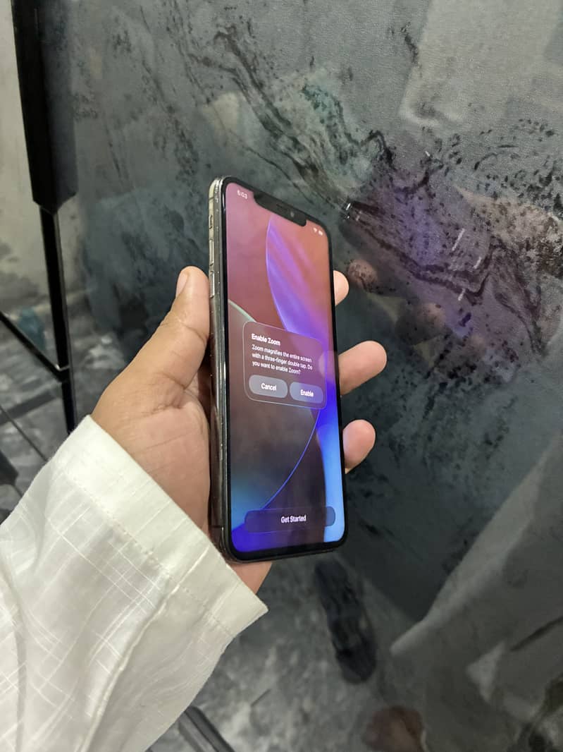 Apple iPhone 11 Pro Max 1