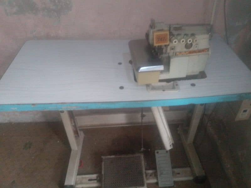 Over lock Siruba machine 1