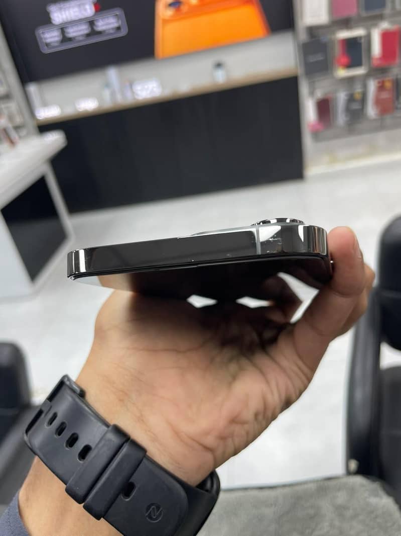 Apple iPhone 13 Pro Max 5