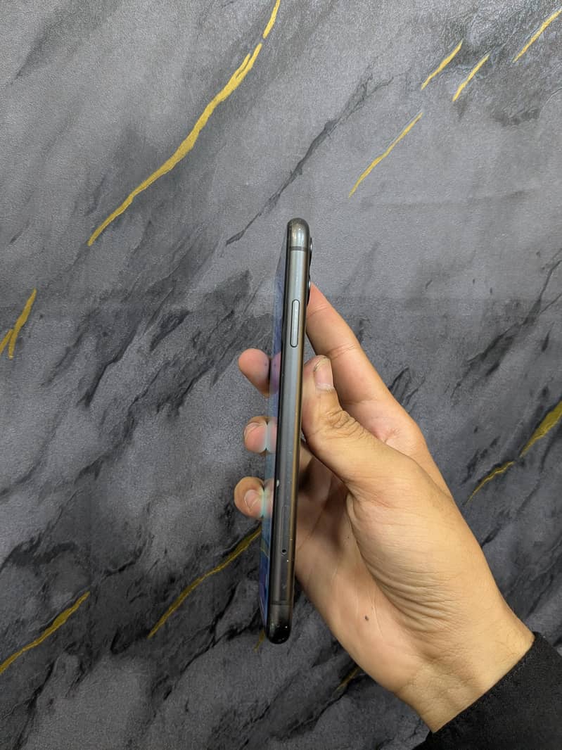 Apple iPhone 11 2