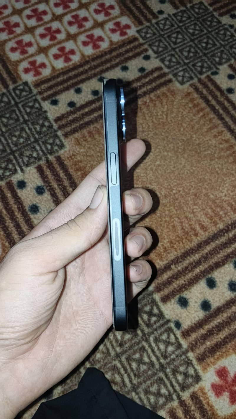 Apple iPhone 15 2