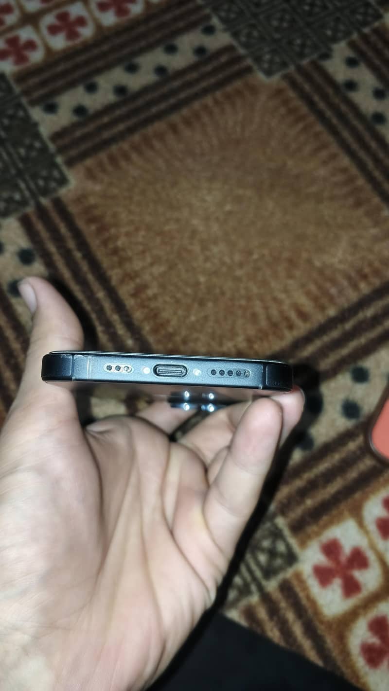 Apple iPhone 15 3