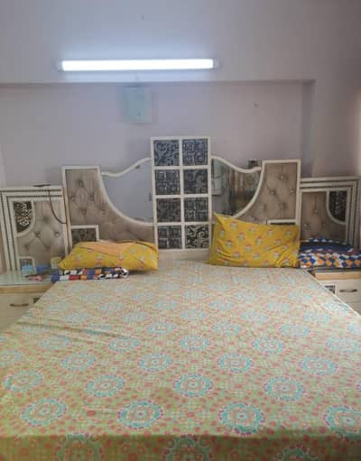 bed set with dressing Table