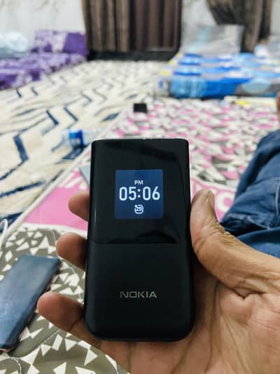 Nokia 2720 Flip