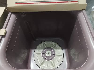 washing and dryer in new condition only 6 month used