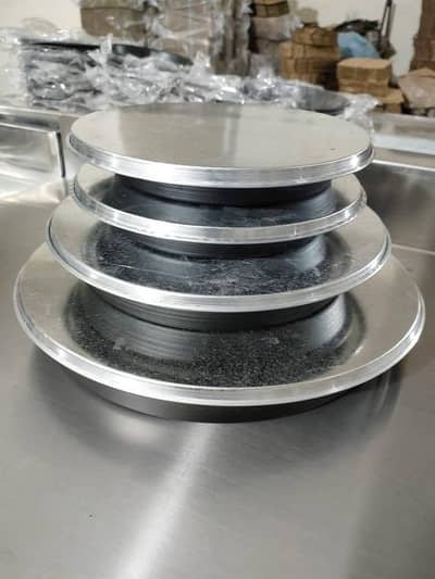 pizza pan  and  all crockery
