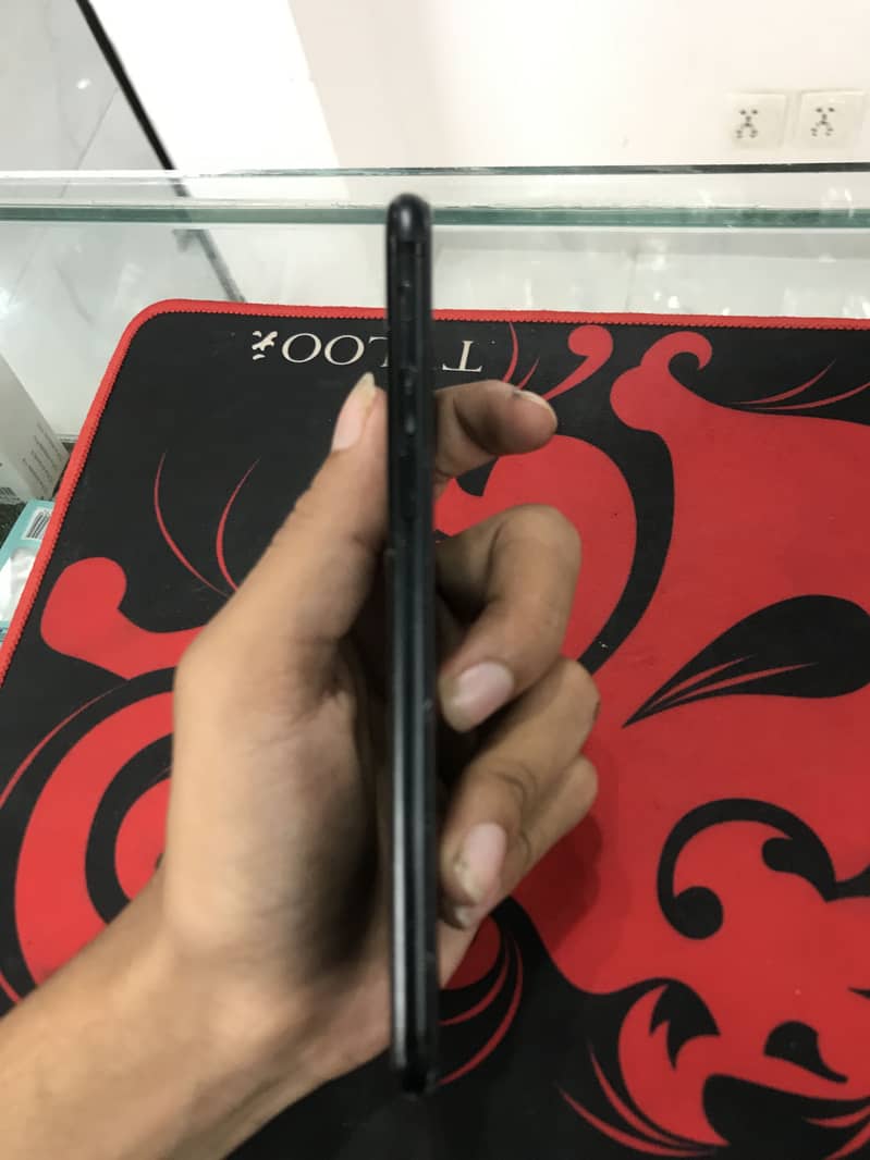 Apple iPhone 7 2