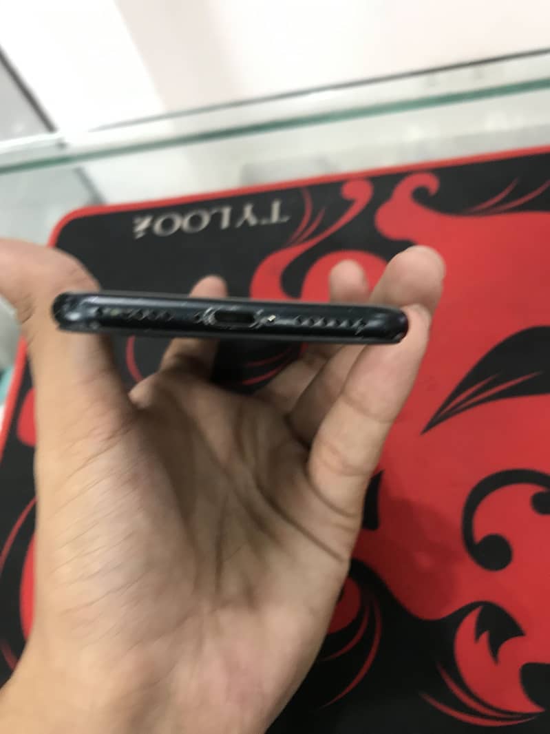 Apple iPhone 7 3