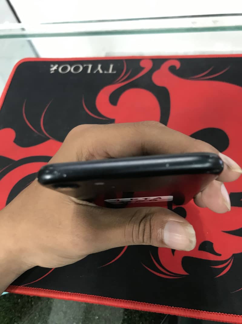 Apple iPhone 7 4