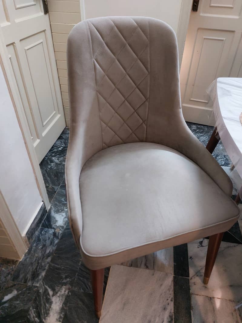 6 seats dining table 4