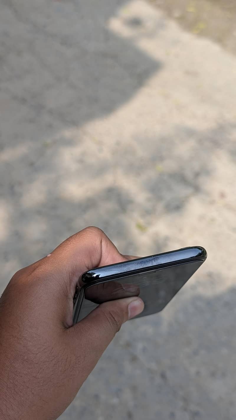 Apple iPhone X 5