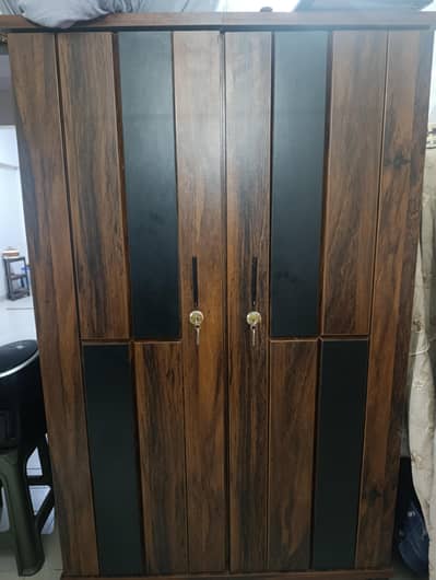 Stylish 2 Tone wardrobe - Good as new