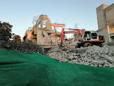 House demolish building demolish malba old house