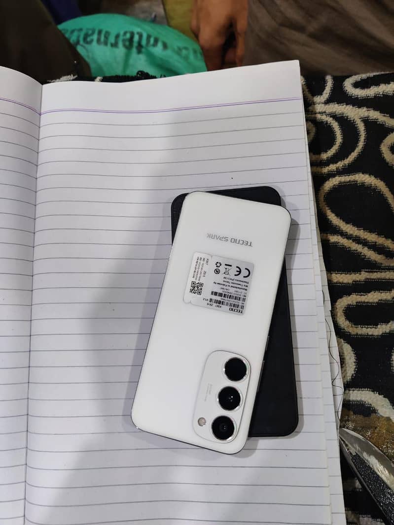 Tecno spark 40 pro plus 2