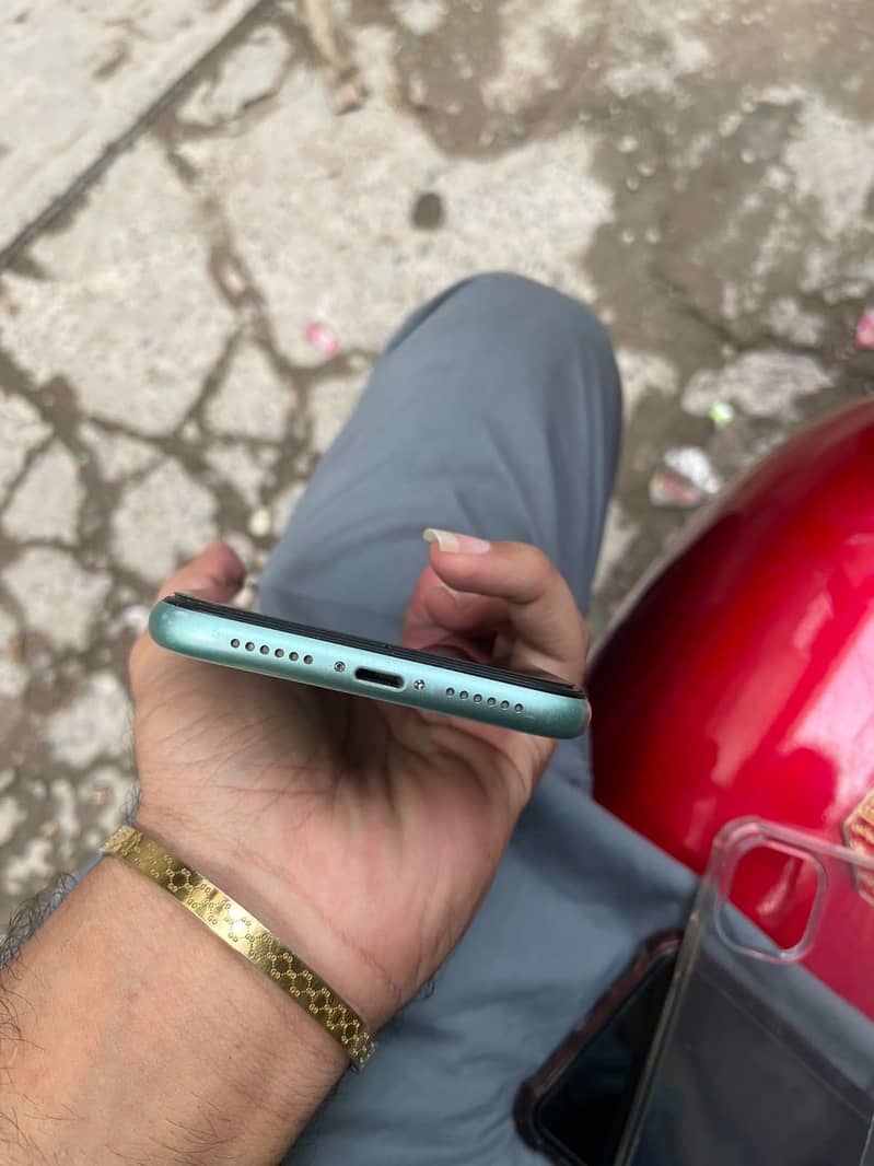 Apple iPhone 11 2