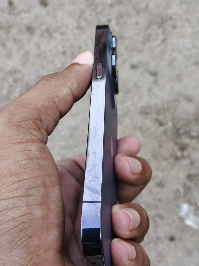 Apple iPhone 14 Pro Max 2