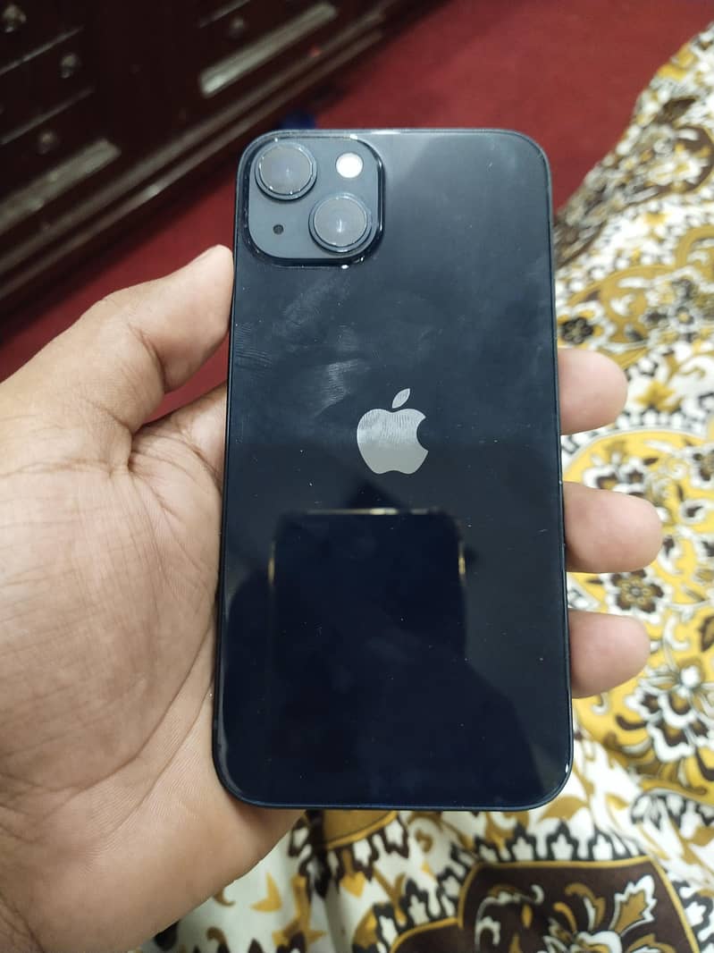Apple iPhone 13 4