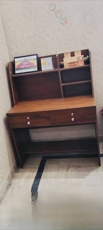 office table for sale in very very good condition