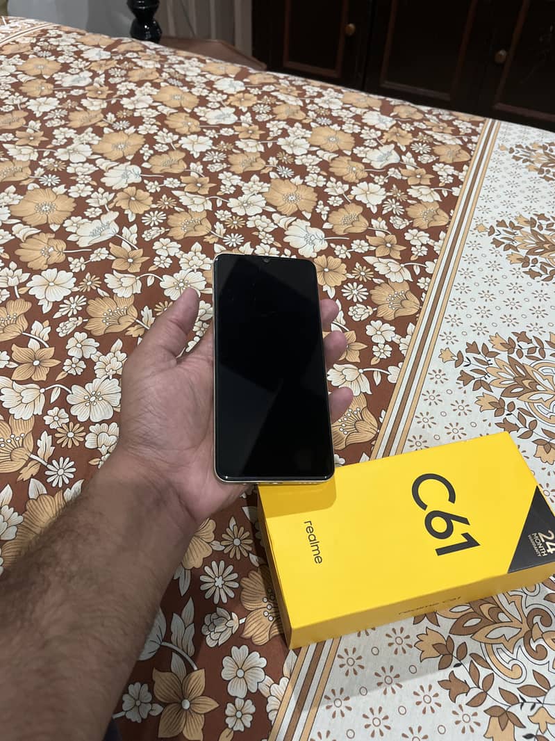 Realme C61 1