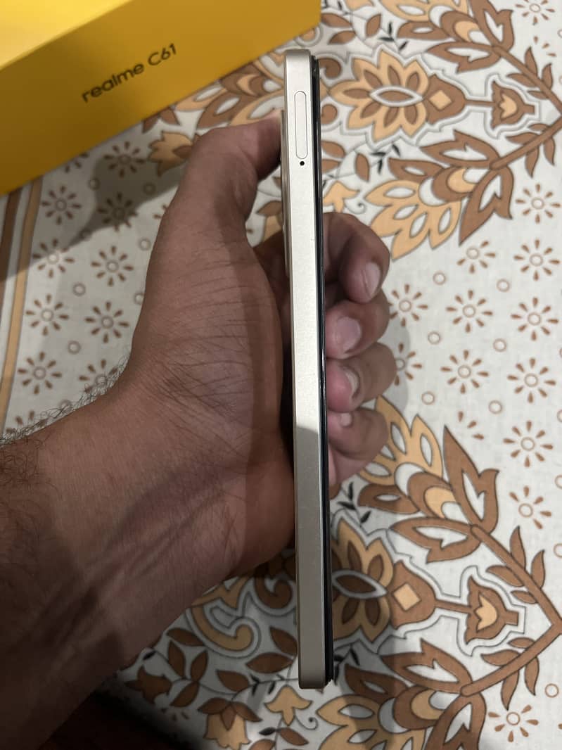 Realme C61 3