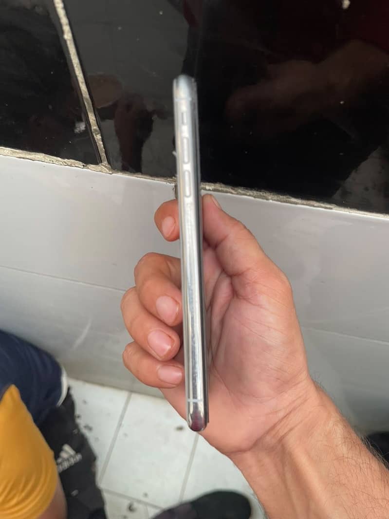 Apple iPhone X 2