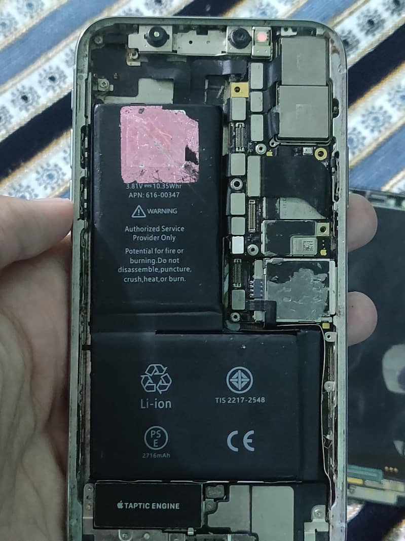 Apple iPhone X 4
