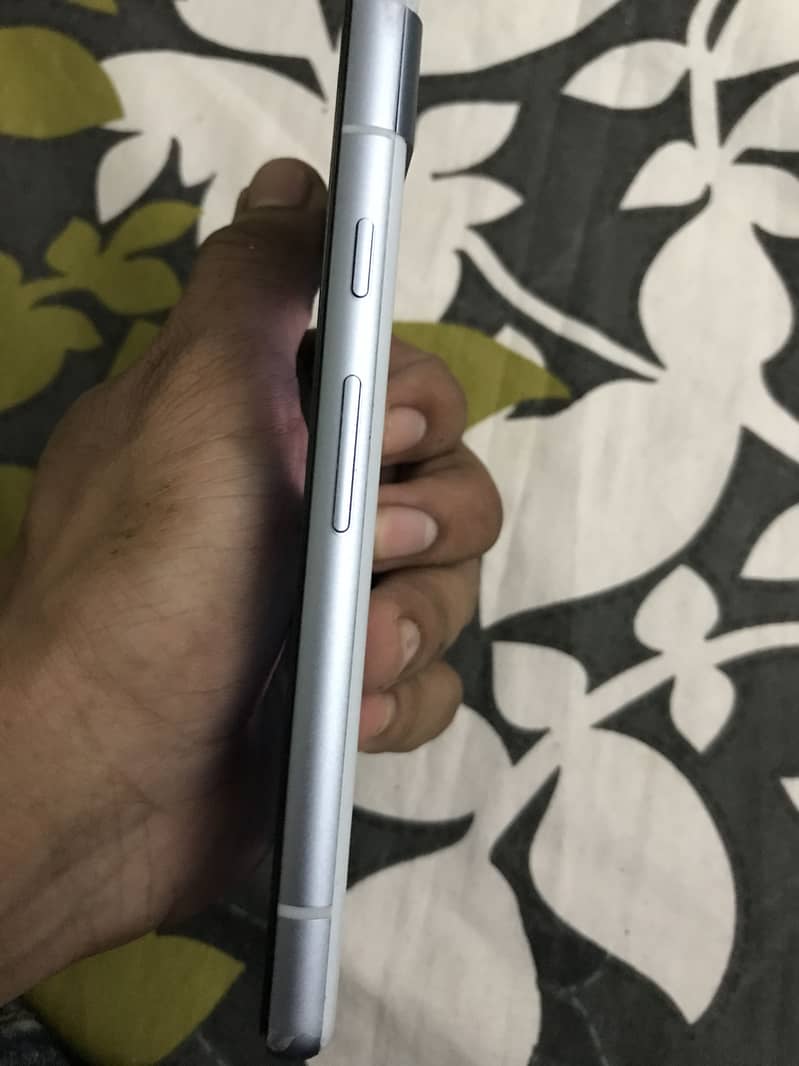 Google pixel 7a 4