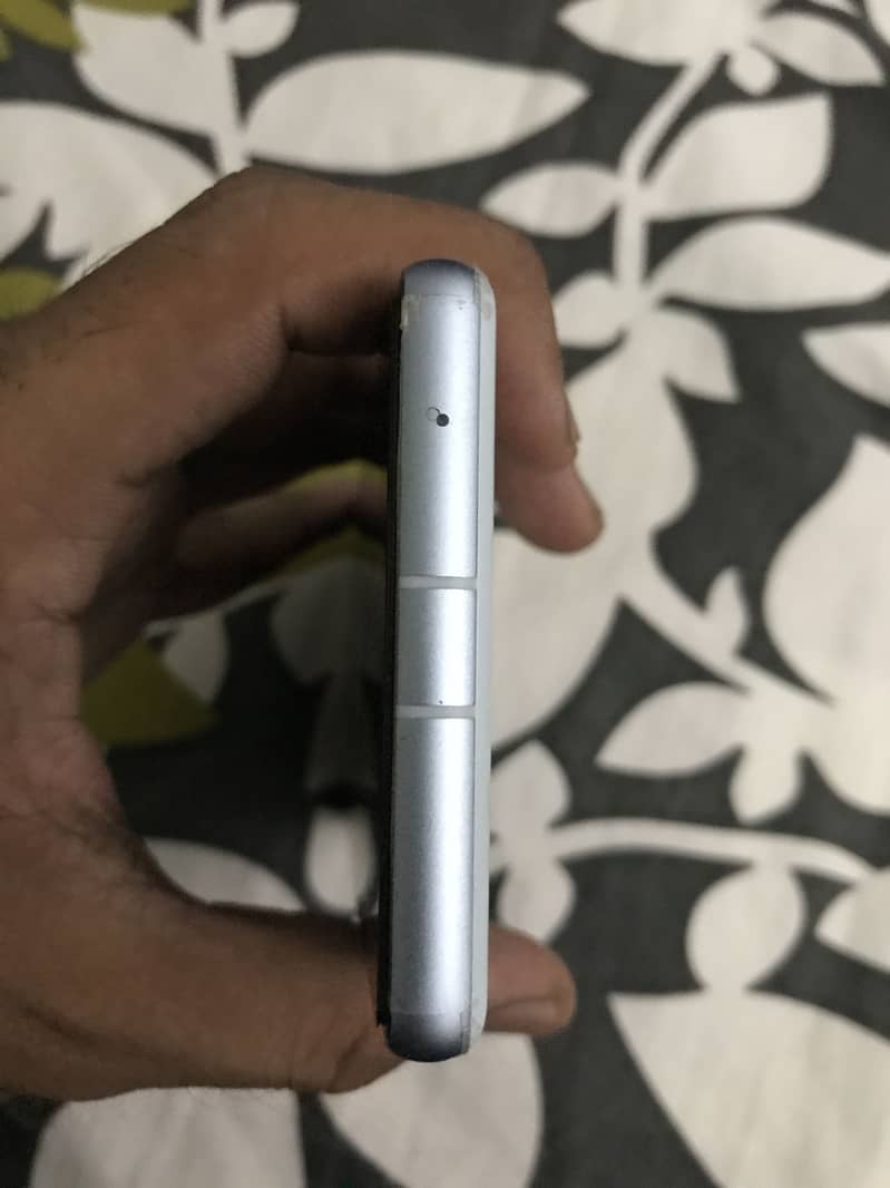 Google pixel 7a 5