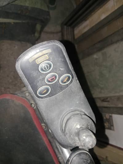 Electric wheelchair