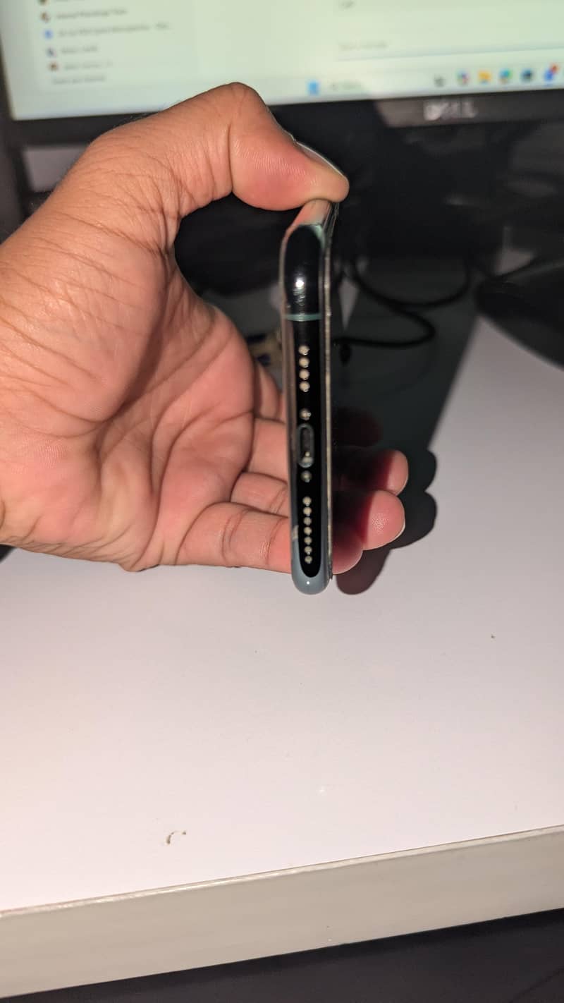 Apple iPhone 11 Pro Max 6