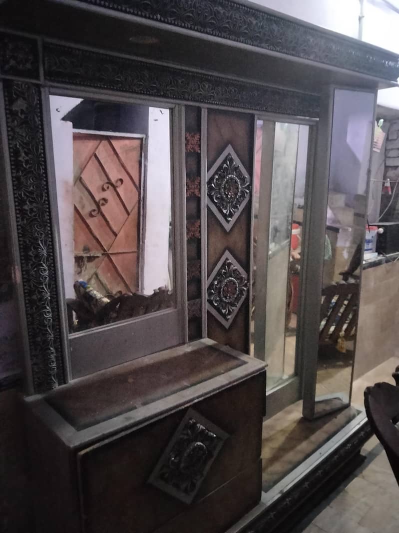 Dressing Table 0