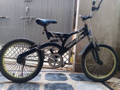 Medium bicycle , in perfect condition.
