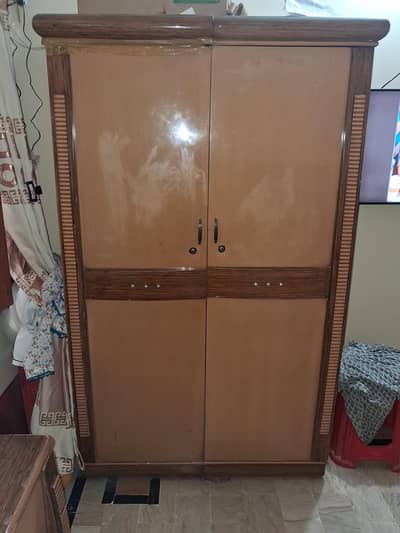 used complete bed set aling with wardrobe