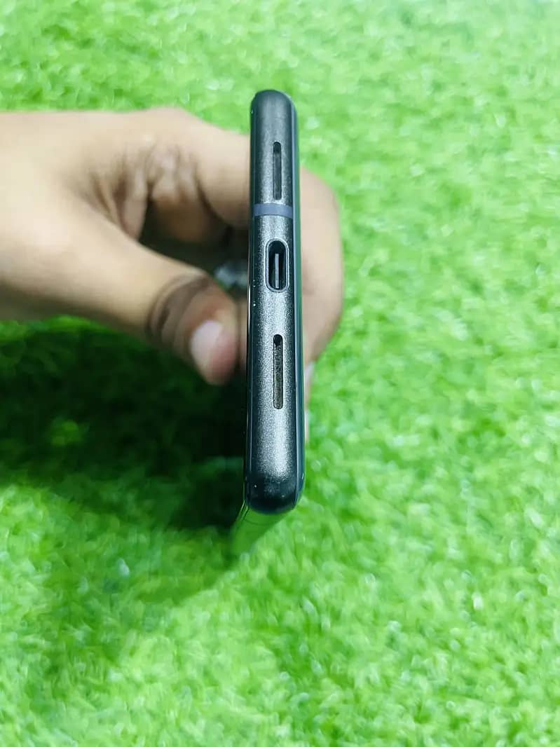 Google Pixel 6 4