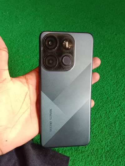 Tecno Spark Go 1
