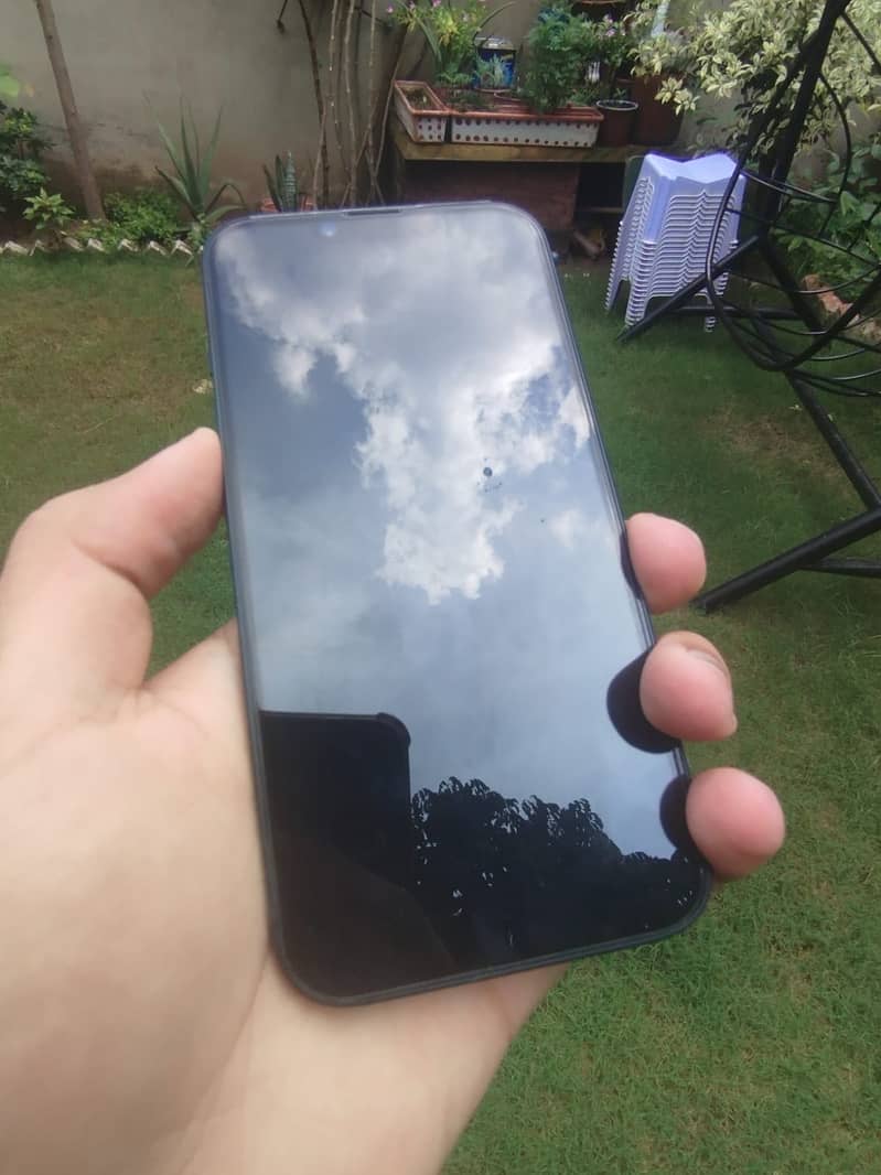 Apple iPhone 14 4