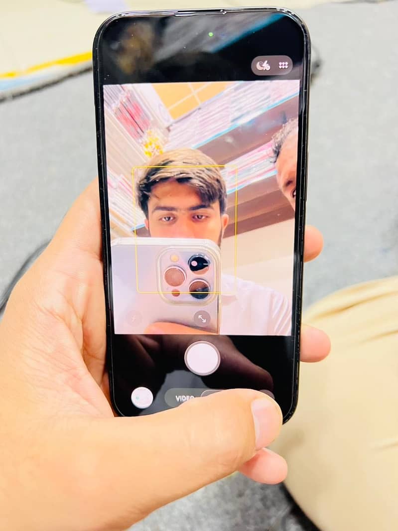 Apple iPhone 15 6