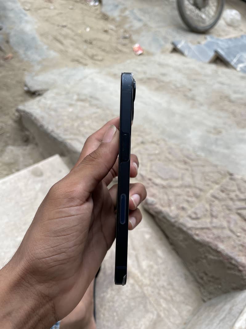 Apple iPhone 13 7
