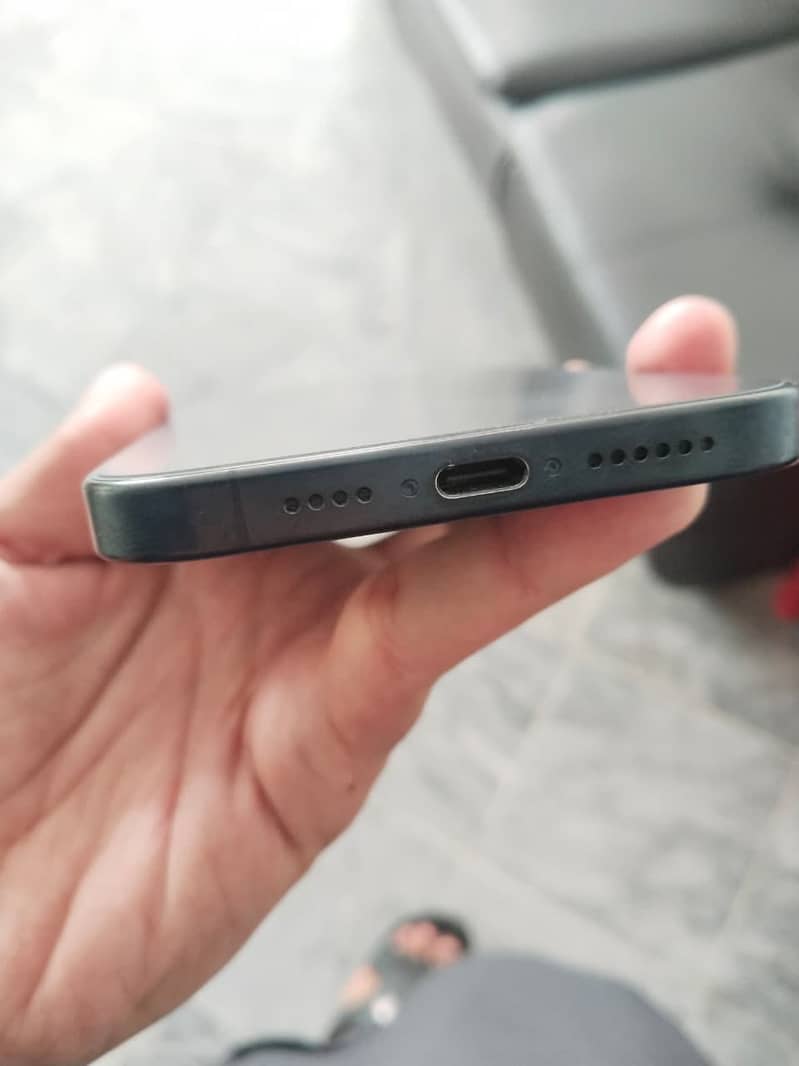 Apple iPhone 15 Pro Max 4