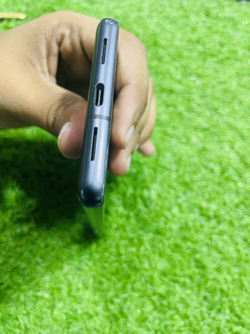 Google Pixel 7 4